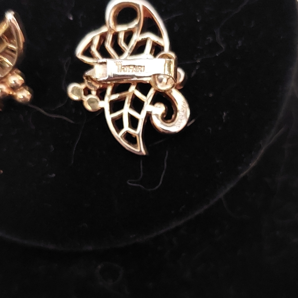 Trifari Set - image 3